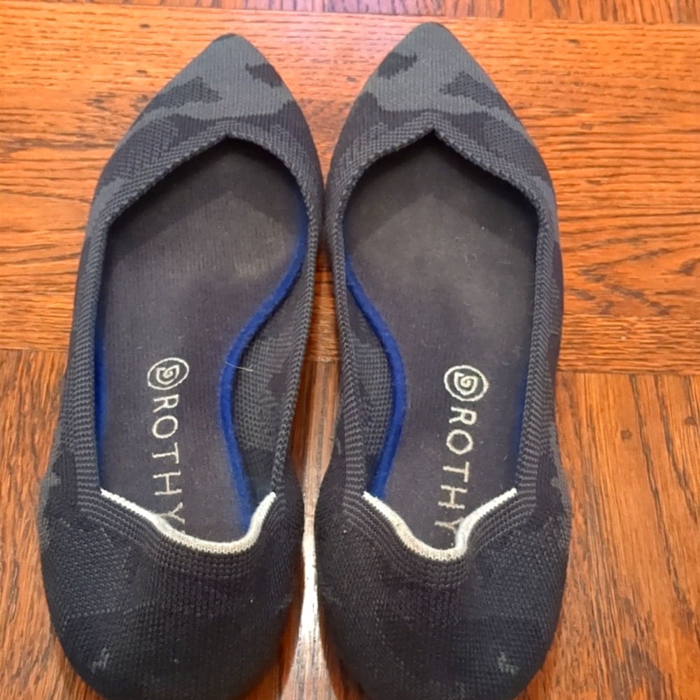 Grey Camo Rothys size 10, pointy will fit size 9-9.5